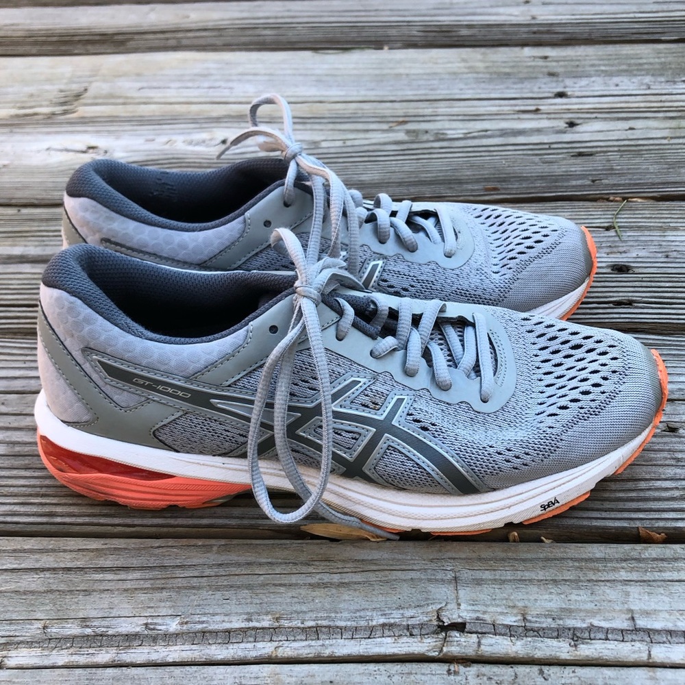 ASICS women’s size 9.5 gray sneakers.